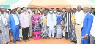 developpement-et-soutien-au-chef-de-letat-le-general-vagondo-diomande-au-corps-a-corps-avec-ses-parents-de-kabakouma-et-blagouin